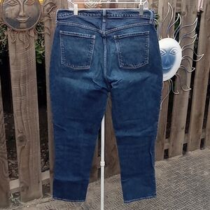 Woman's jeans blue good condition, old navy size 14. High-rise.